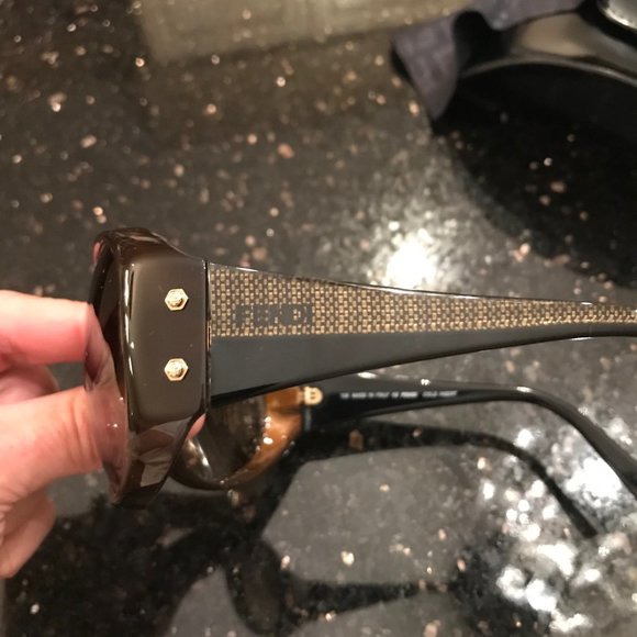 Fendi sunglasses brown/black with case and cloth - Picture 3 of 11